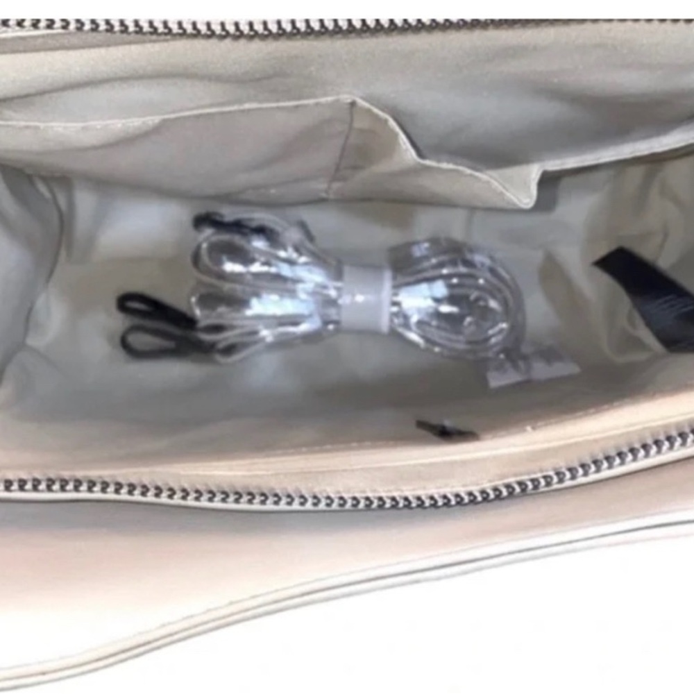 Badgley Mischka Shoulder or Crossbody Bag NWT - Picture 3 of 3
